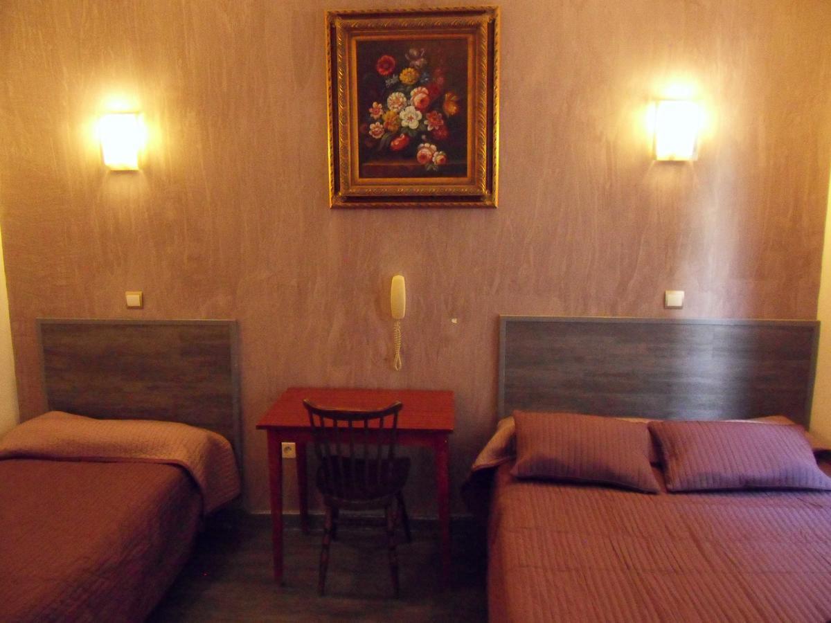 Hotel De L'Aveyron Paris Ruang foto